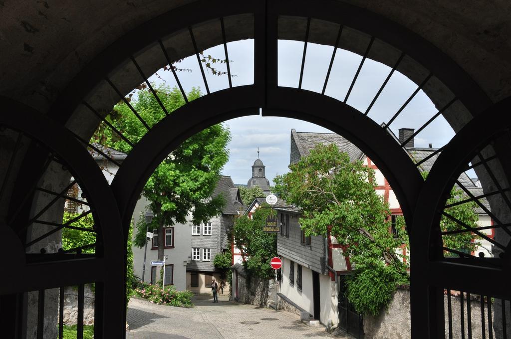 Hotel Gastehaus Priester Limburg an der Lahn Exterior photo